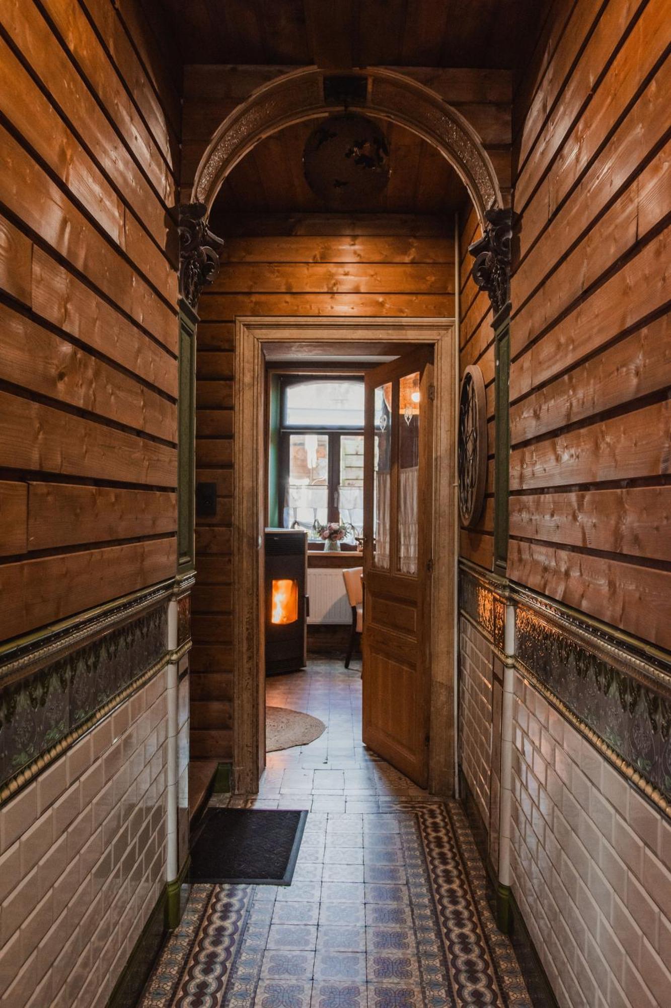Maison D'Hote Les Notes Endormie Chambre Secrete Berzee Dış mekan fotoğraf